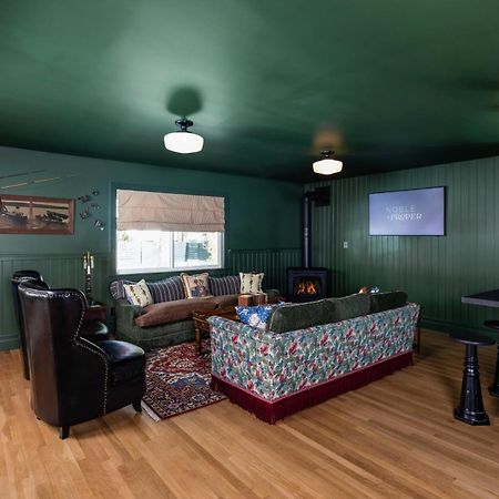 Np Boutique Lodge Биг Бэар Лейк Номер фото