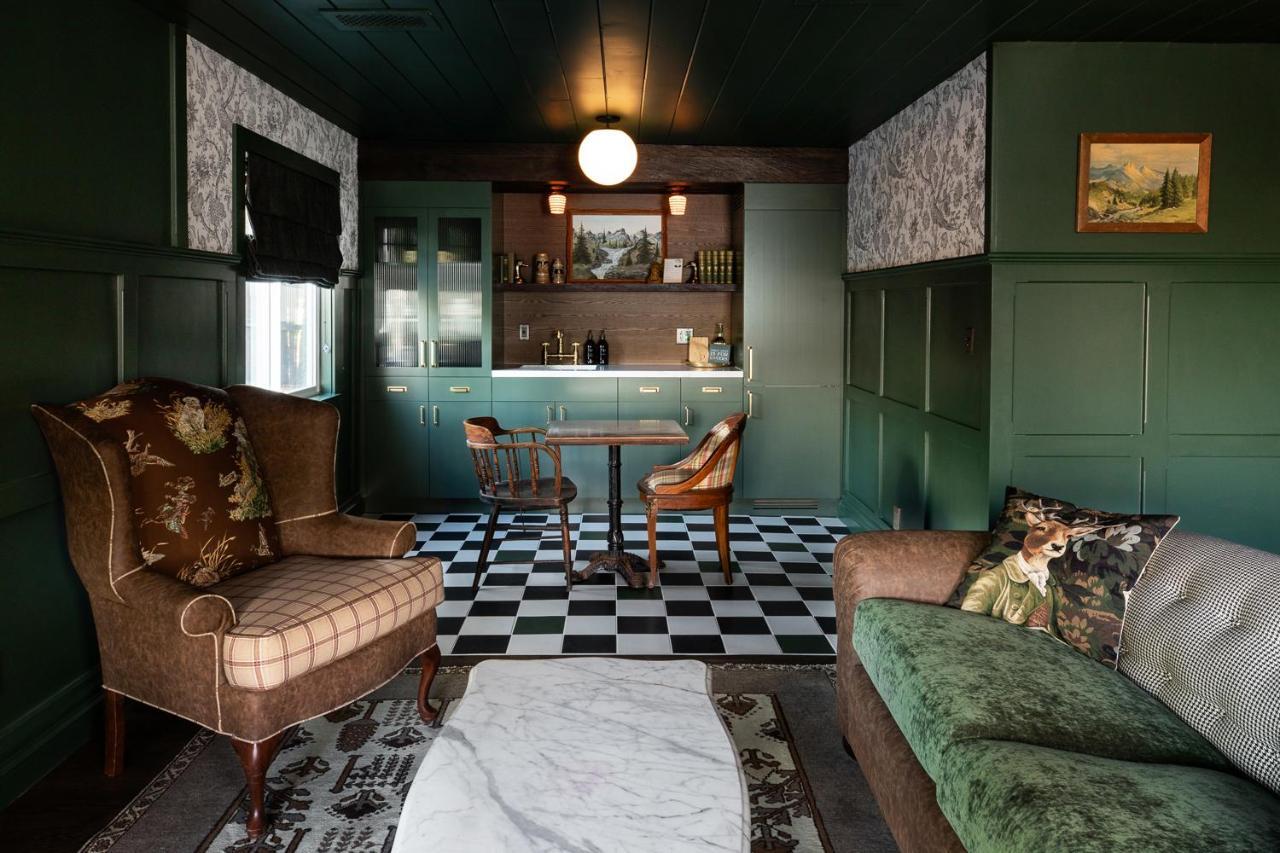 Np Boutique Lodge Биг Бэар Лейк Экстерьер фото