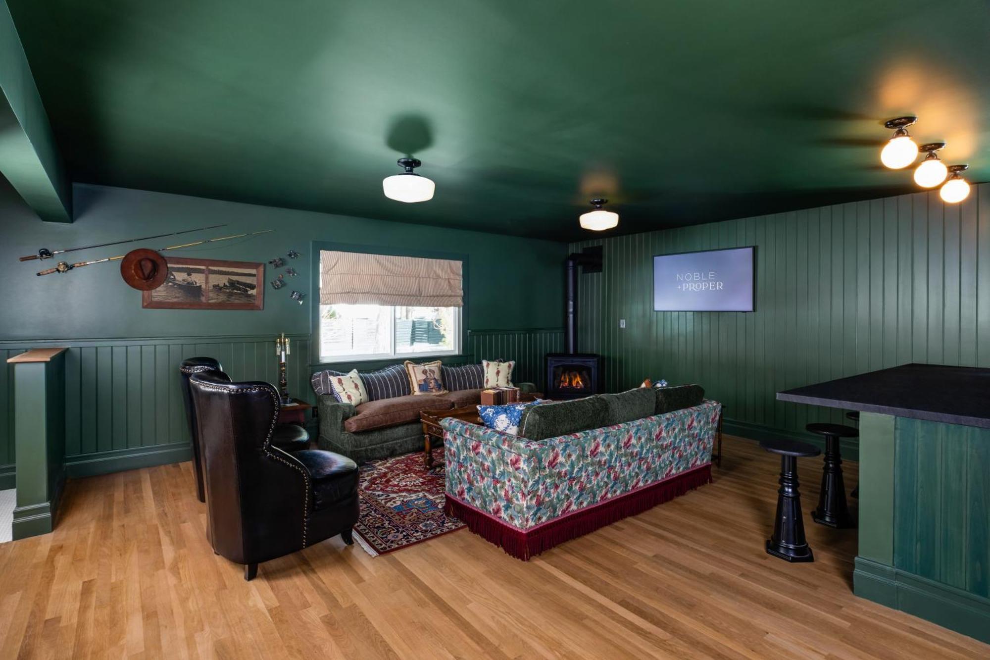 Np Boutique Lodge Биг Бэар Лейк Номер фото